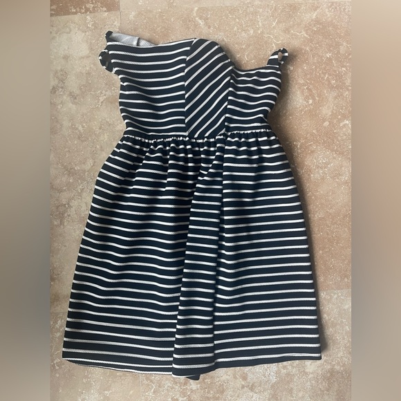 Francesca’s Black and White textured fit and flare dress - Small - Picture 8 of 10